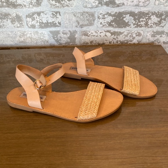 Steve Madden Rattan Weave Strappy Sandal SZ 8.5 - Picture 5 of 7